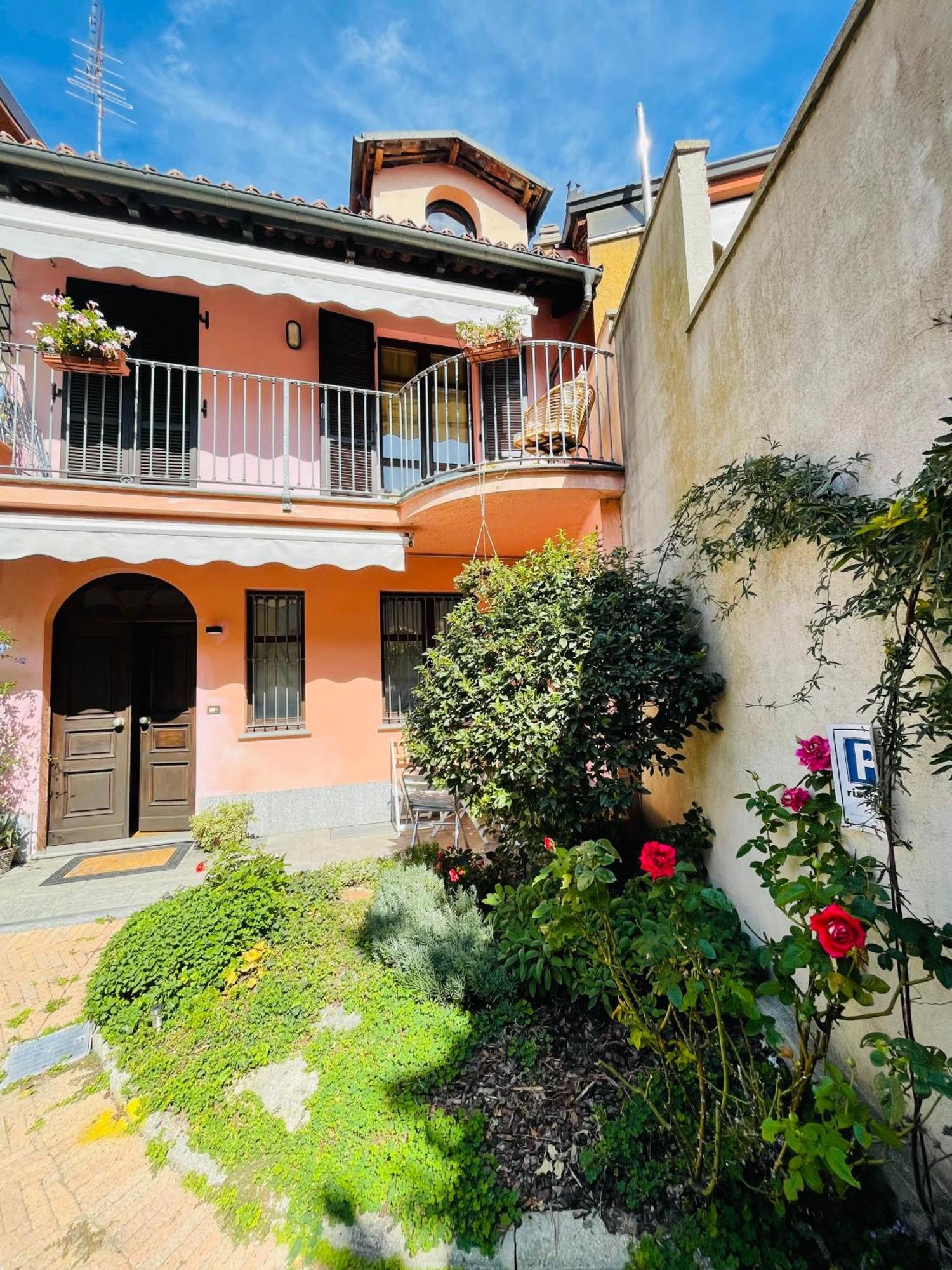 Casa Caroli - intera casa ad Alba, LANGHE UNESCO Exterior foto